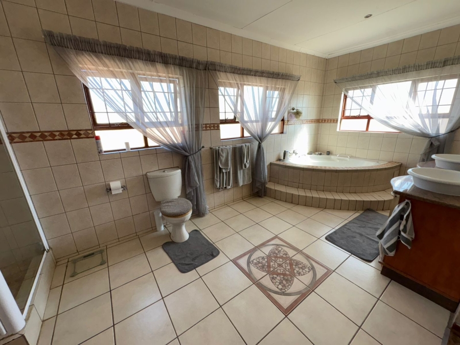 4 Bedroom Property for Sale in Cashan North West
